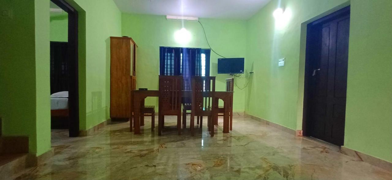 Empire Homestay Kalpetta Luaran gambar