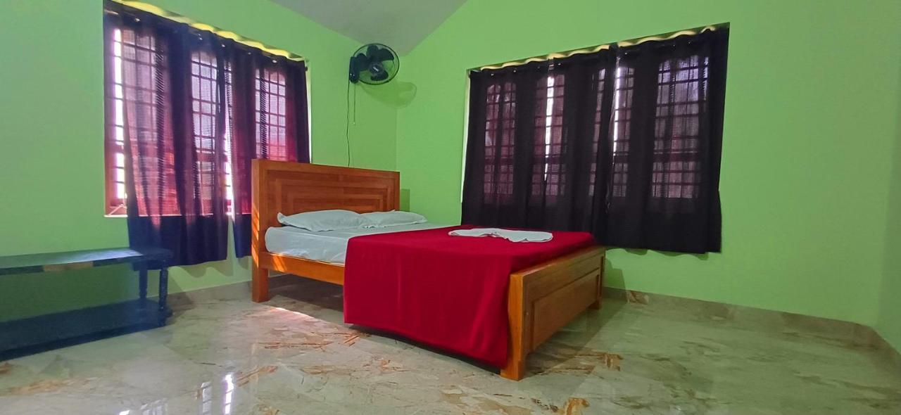Empire Homestay Kalpetta Luaran gambar